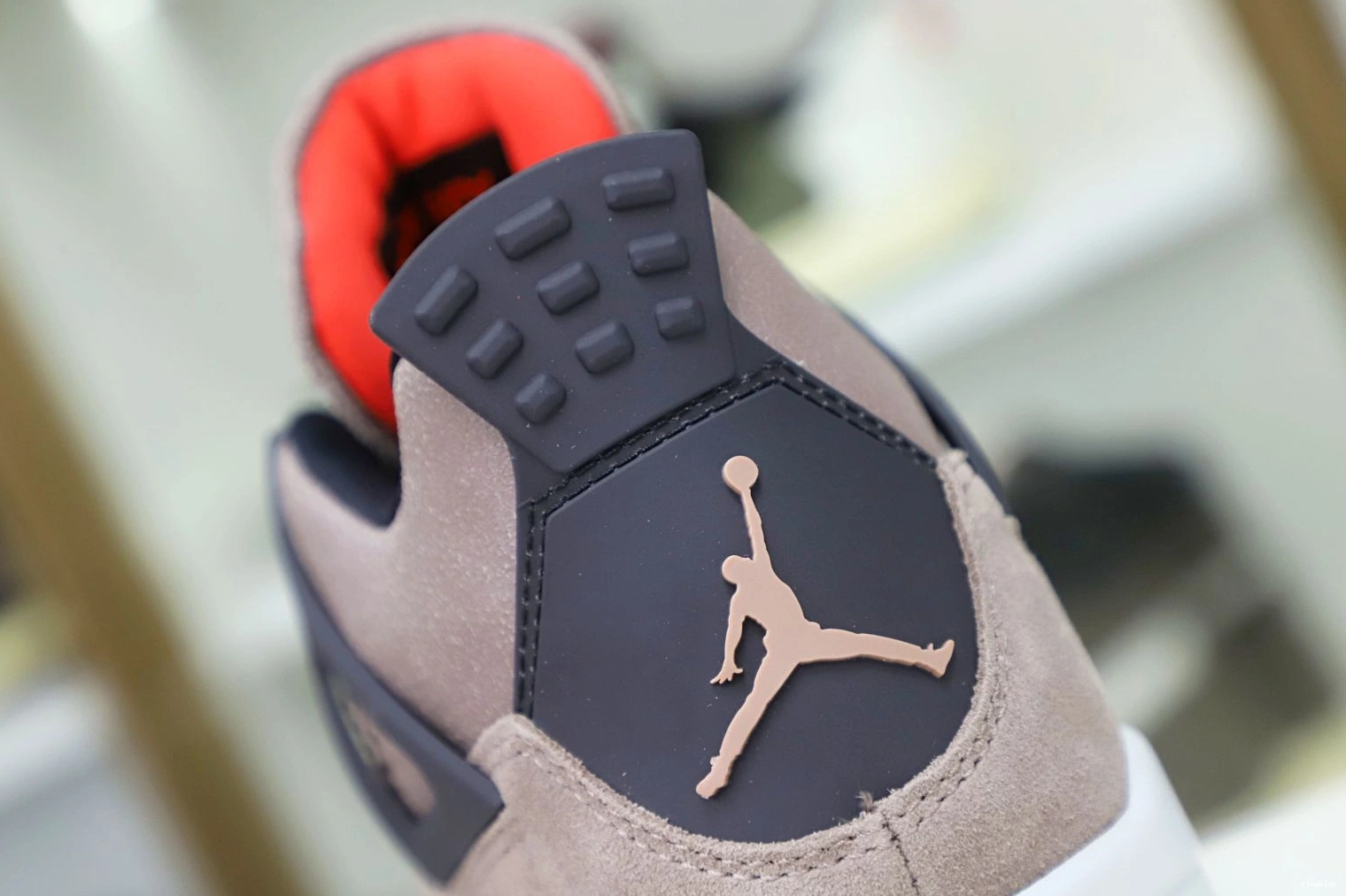 AIR HAZE' 'TAUPE JORDAN 4 RETRO 0131